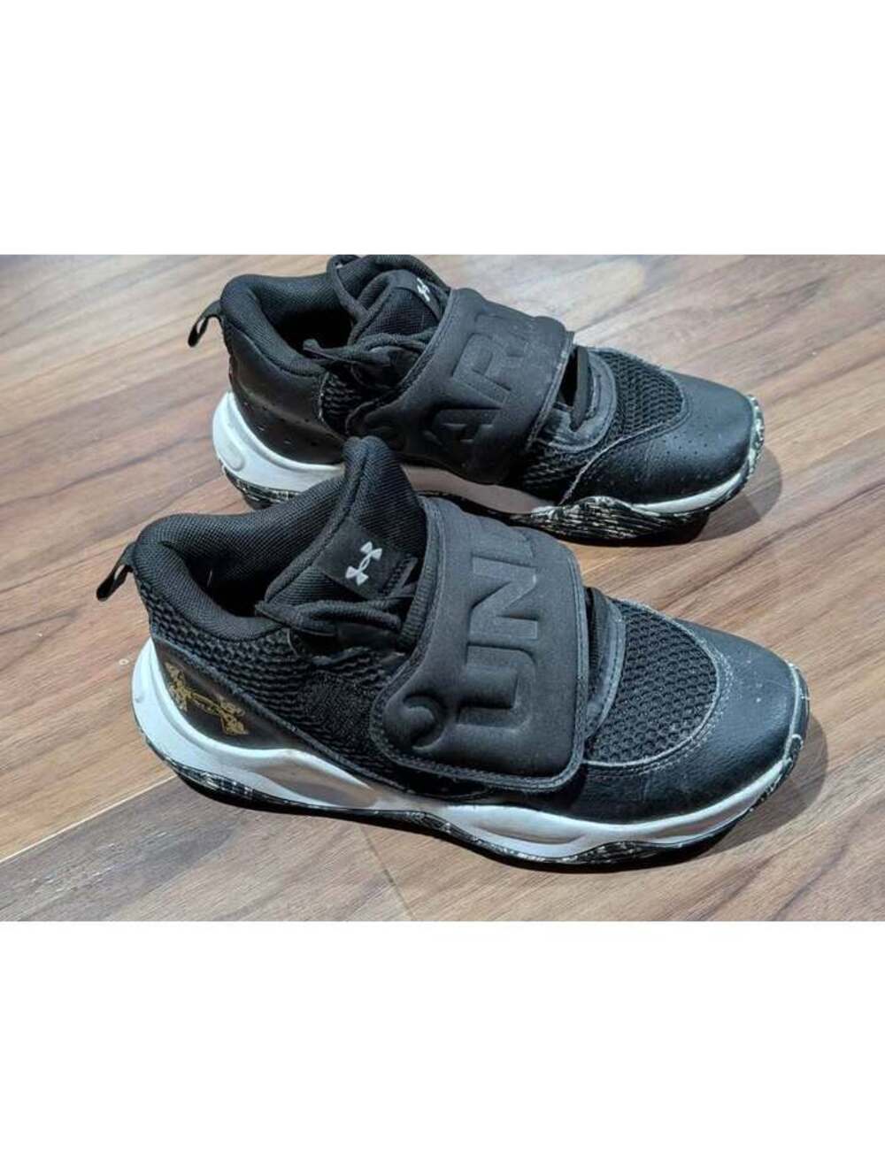 Under Armour Basketball Shoes Size 5Y